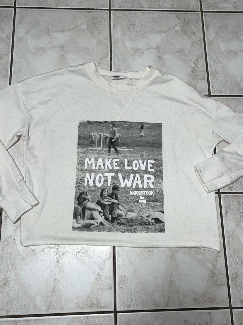 Grayson Threads Woodstock Make Love Not War Graphic Cropped Sweater Women’s L